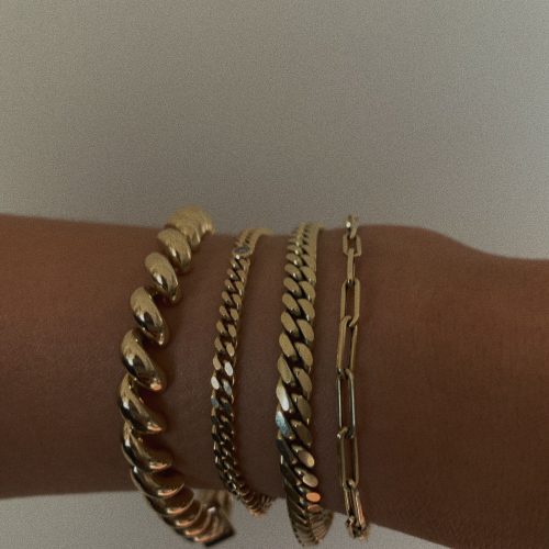 KinnBraceletStack 11f7e492 8f84 4959 a0be 7e39e30cf6c5