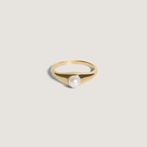 alt="Pearl Signet Ring"