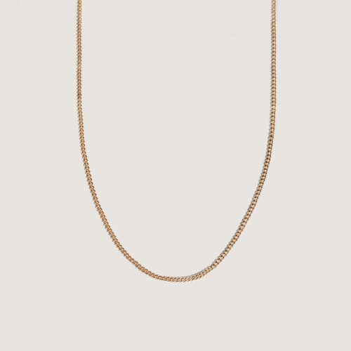 alt="Petite Capri Curb Chain Necklace"