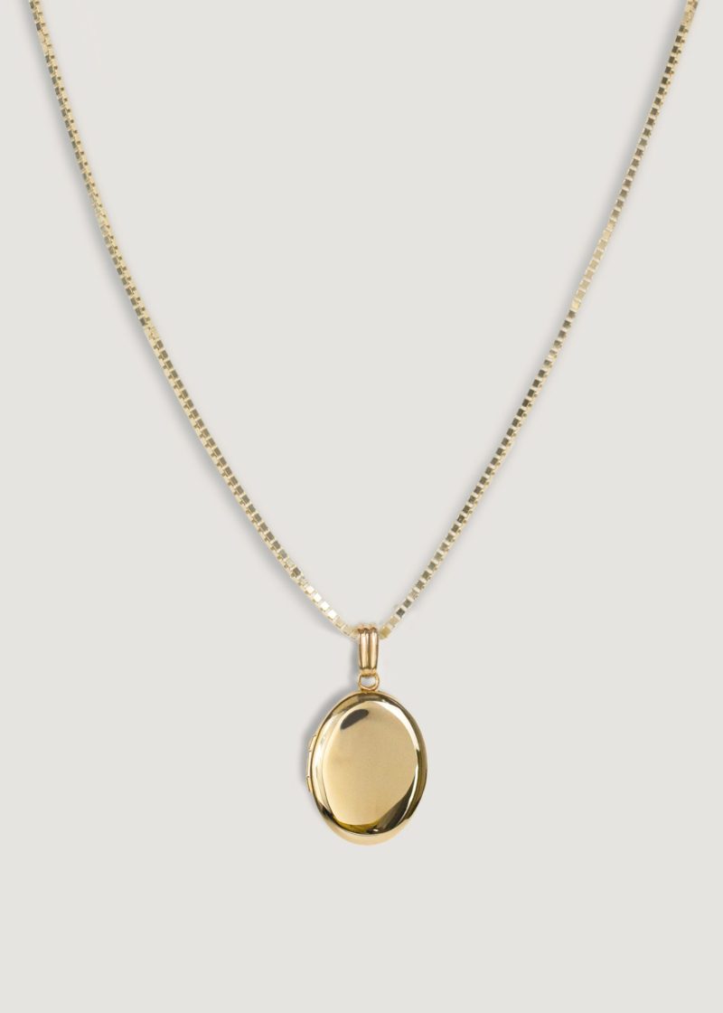 alt="Maison Oval Locket Necklace I - Box"