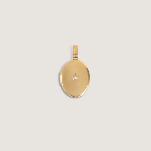 alt="Maison Oval Locket II"